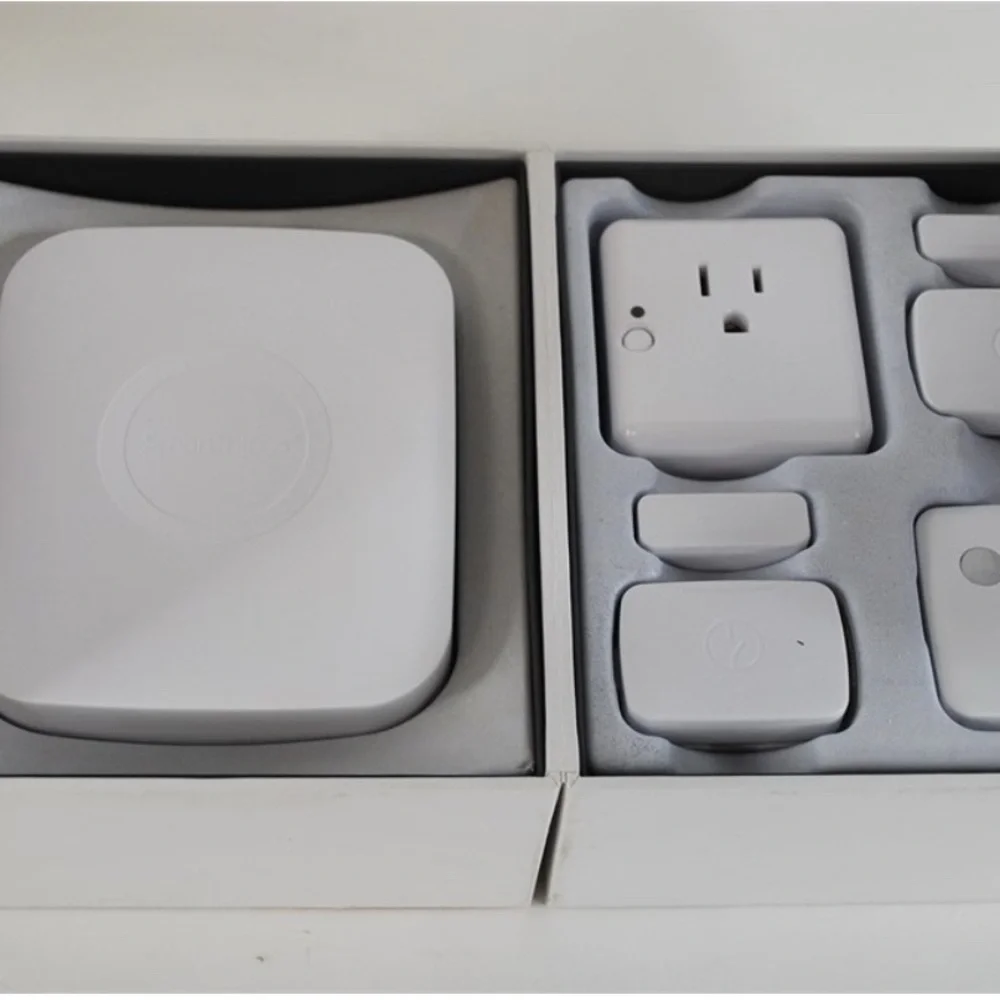 Samsung SmartThings Hub Home Monitoring Kit (Model: STH-ETH-200)